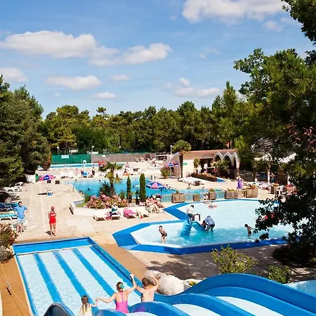 Mobilhome 6/8 Personnes En 4* 4*
